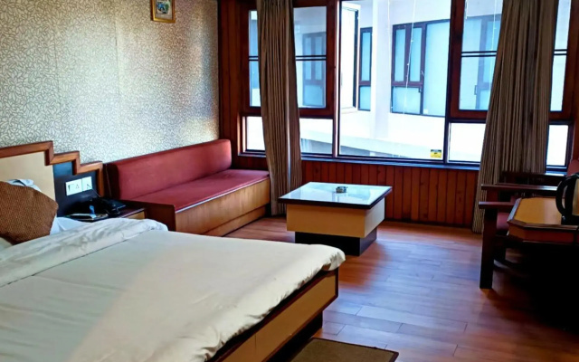 Hotel Vishnu Palace