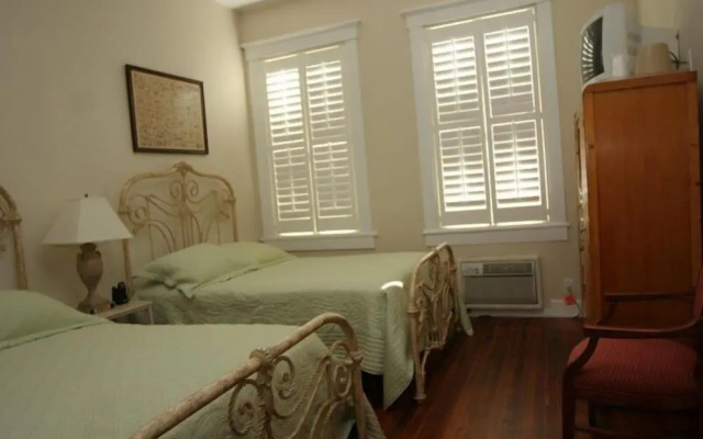 Riverview Hotel