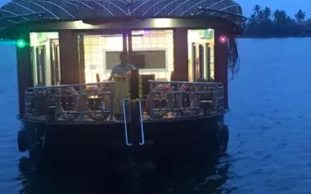 Godly Houseboats
