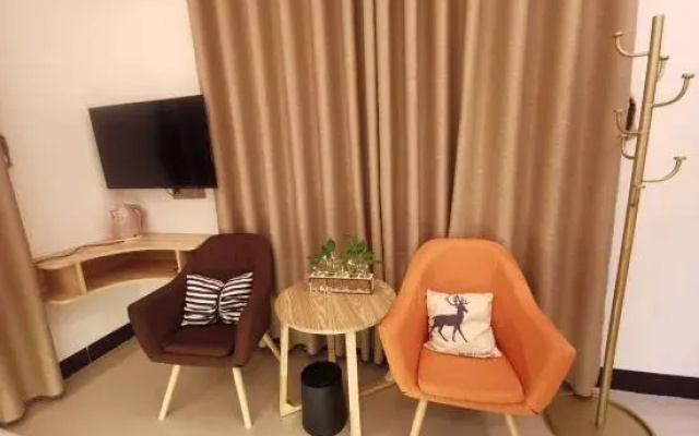 Longhai Yijian B&B
