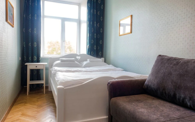Friends Rooms on Vosstaniya