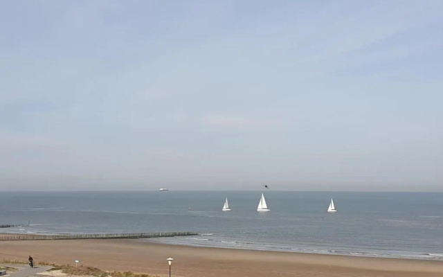 Penthouse Windkracht 10 aan het strand van Cadzand