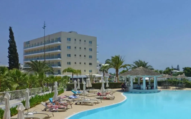 Sandra Hotel Apts