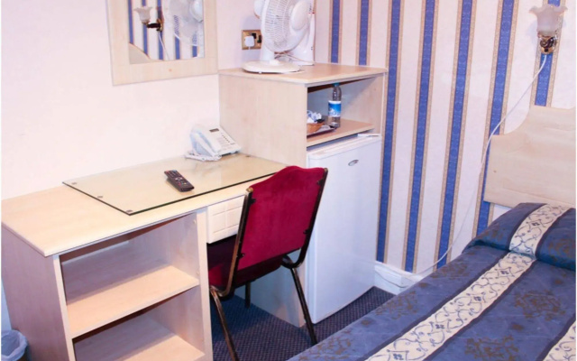 Lampton Guest House