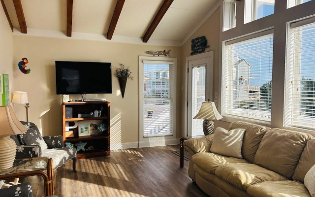 Paper Chase 4 Bedrooms 2 Bathrooms Home