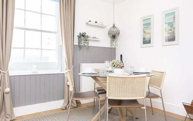 Stunning 1-bed Apartment Overlooking Swanage Bay