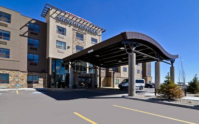 Отель Best Western Premier Freeport Inn Calgary Airport Канада, Калгари - отзывы, цены и фото номеров - забронировать отель Best Western Premier Freeport Inn Calgary Airport онлайн вид на фасад