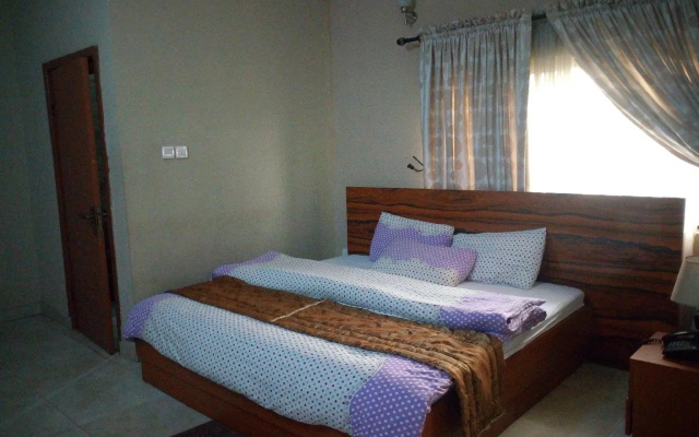 Orchard Hotel
