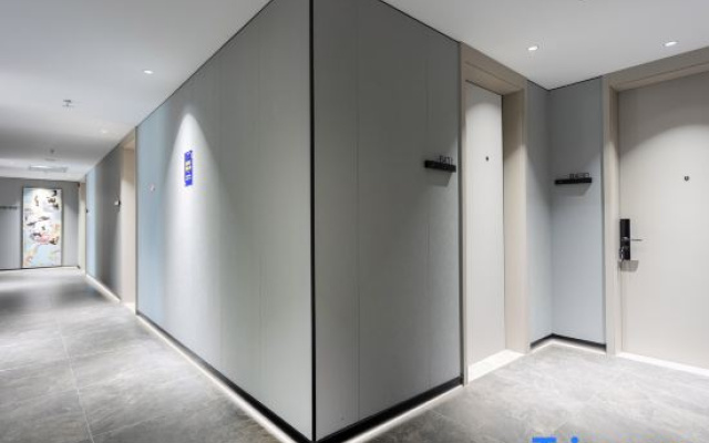 WanYoo Esports Hotel (Shanghai Huanyu City Zhenru Subway Station)