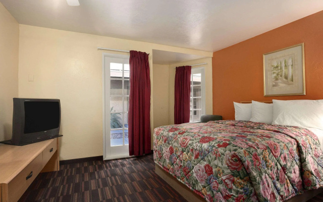 Days Inn & Suites Tucson AZ