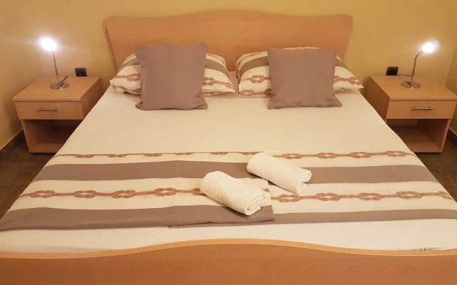 Apartments and Rooms Slavica