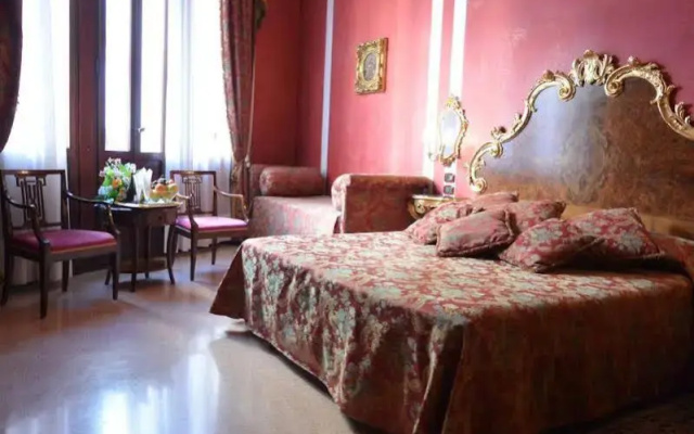 Boutique Apartment San Moise