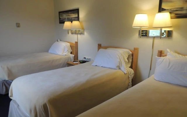 White Caps Motel