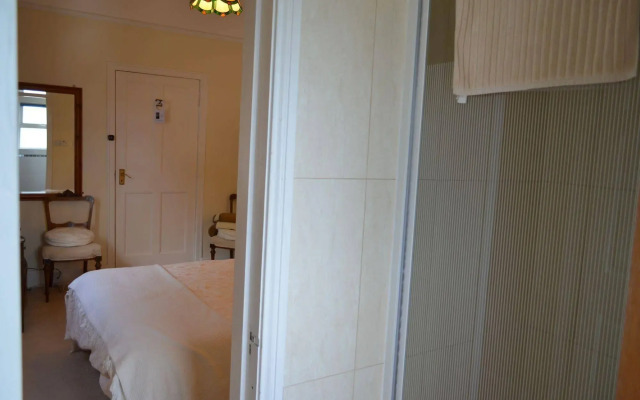 Lough Owel Lodge B&B