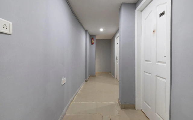 OYO 49228 Gold Inn Grey