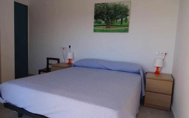 APARTAMENTOS EL SOL-Apartamento reformado a 20 metros del mar.