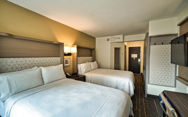 Holiday Inn Toronto Downtown Centre by IHG