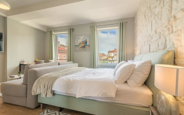 Luxurious Suites Elegance