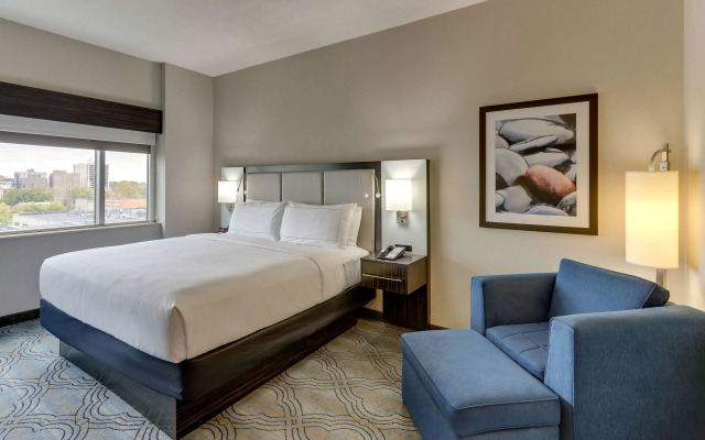 DoubleTree by Hilton St. Louis Forest Park