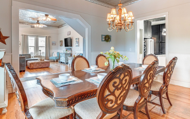 Families Welcome! Historical Hideaway in Palmetto