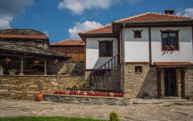Отель Guest House Stoilite Габрово вид на фасад