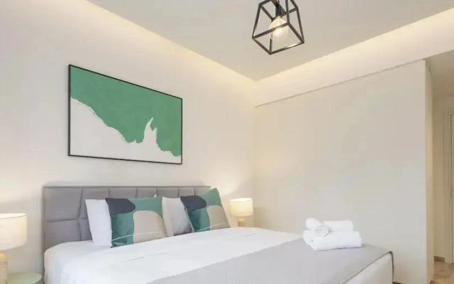 LUX The Business Bay Executive Suite