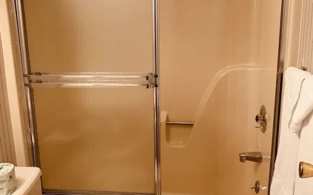 Coliseum Inn & Suites-Garden City Long Island