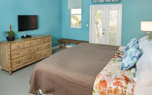 Conch 4 Bedroom Townhouse by RedAwning