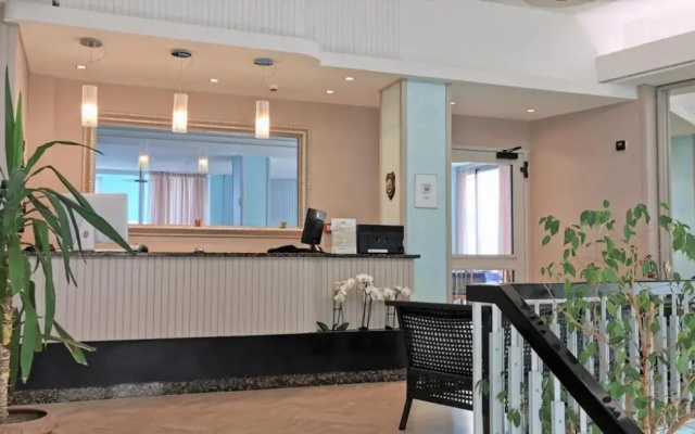 Hotel Cosmos
