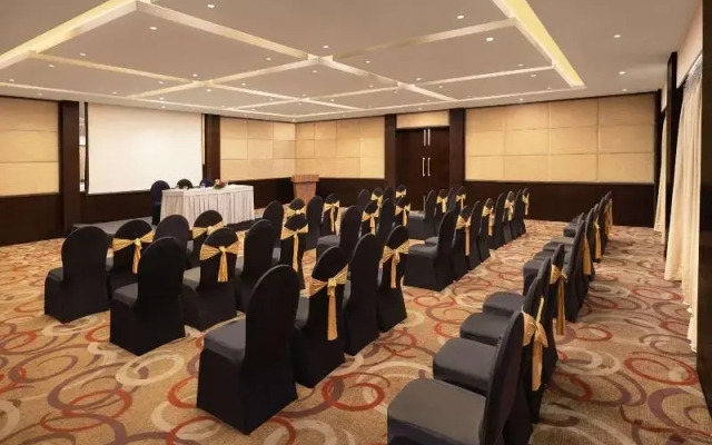 R K Sarovar Portico Hotel
