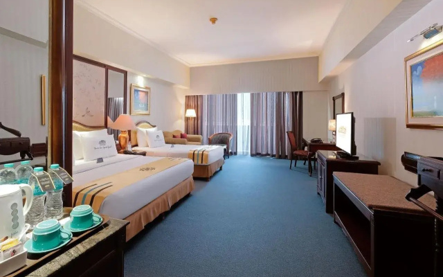 Sunlake Waterfront Resort and Convention