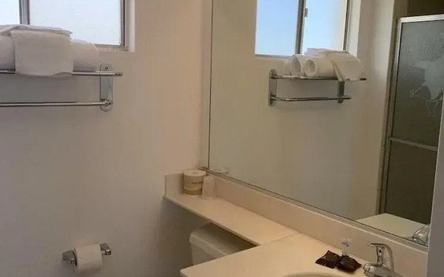 Almara Inn