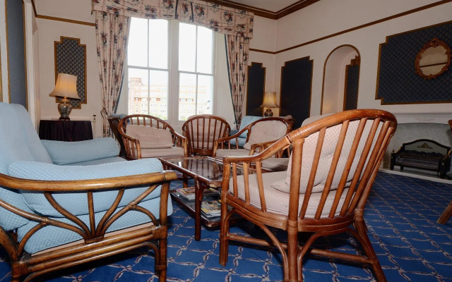 Whitehall Hotel