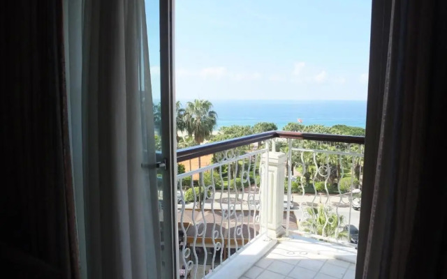 Riviera Hotel & Spa