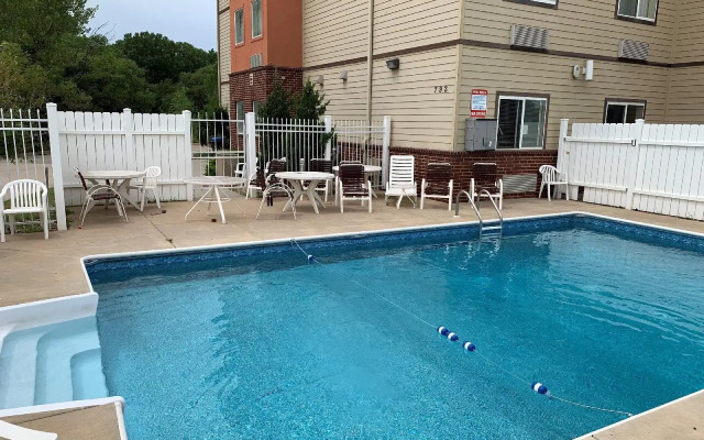 Holiday Inn Express Wichita North - Park City by IHG