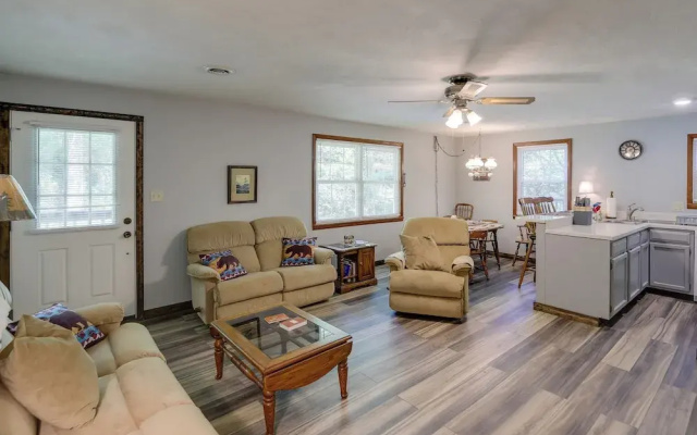 Step Into Nature! Gatlinburg Home w/ Rustic Charm