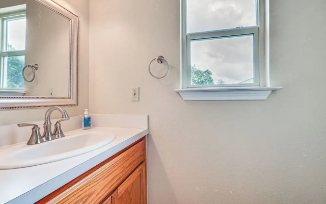 Canal-front Granbury Home w/ Dock - Dogs Welcome!