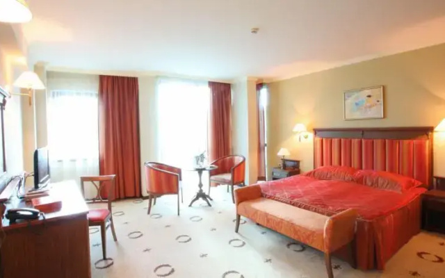 Efir Hotel