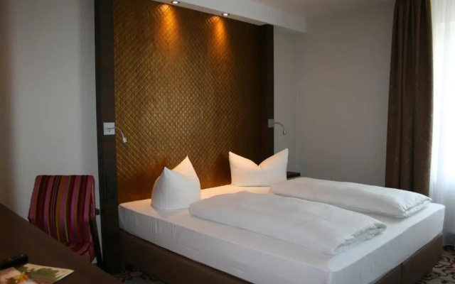 Hotel Parqeo Im A66