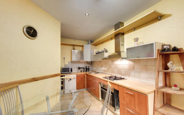Apartment on Marata 35