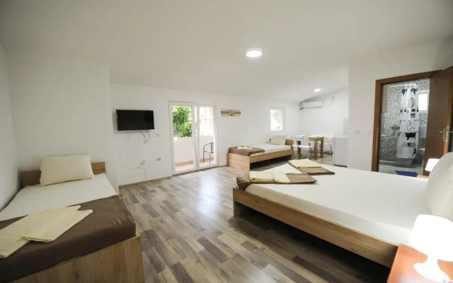 Stella Apartments