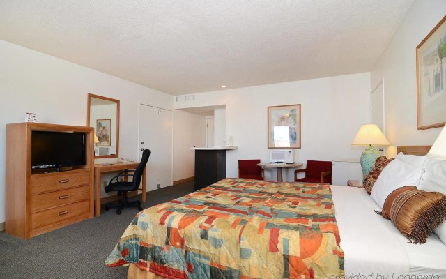 Extend-A-Suites Utep in El Paso, United States of America from 83$, photos, reviews - zenhotels.com guestroom