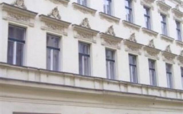 Отель Residence Kamenicka Prague Чехия, Прага - отзывы, цены и фото номеров - забронировать отель Residence Kamenicka Prague онлайн вид на фасад