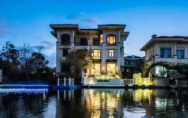 Floral Hotel · 26 Du Fangyuan Hotel (Qidong Seaside Venice)