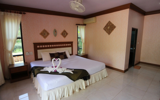 Lanta Villa Resort