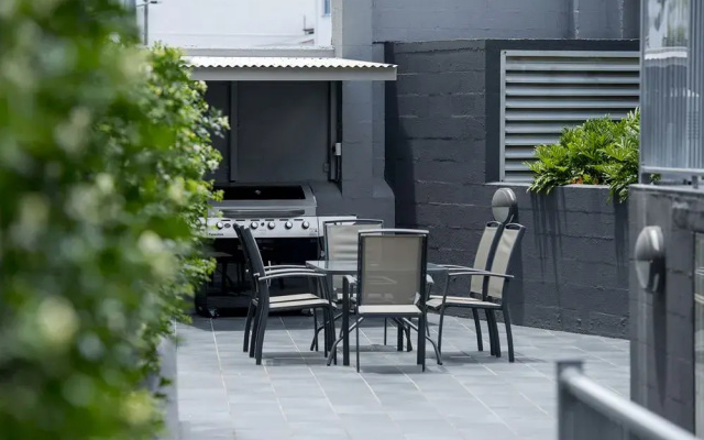 Skyline Court Apartments