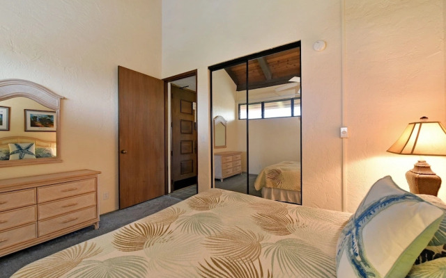 Papakea #d402 3 Bedroom Condo by RedAwning