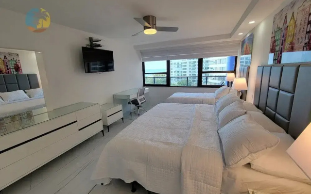 Alexander 903 4 Bedroom Apts
