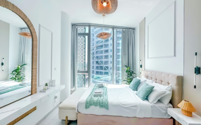 Amazing Roof Top Pool in Nice 1 BHK Flat
