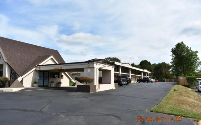 Econolodge Inn & Suites Bordentown